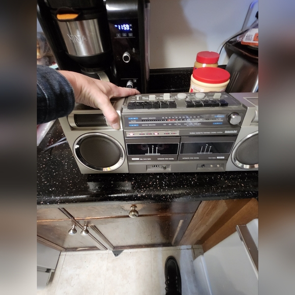 VINTAGE MONTGOMERY WARD BOOMBOX - Picture 7 of 16